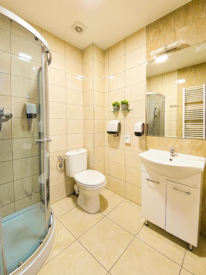 Hotel Dabrowski 奥斯威辛 外观 照片