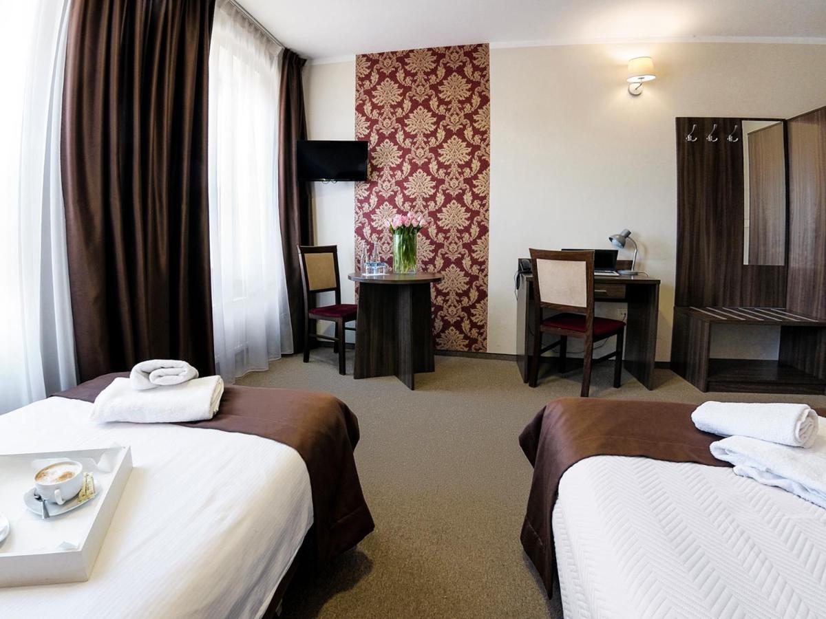 Hotel Dabrowski 奥斯威辛 外观 照片