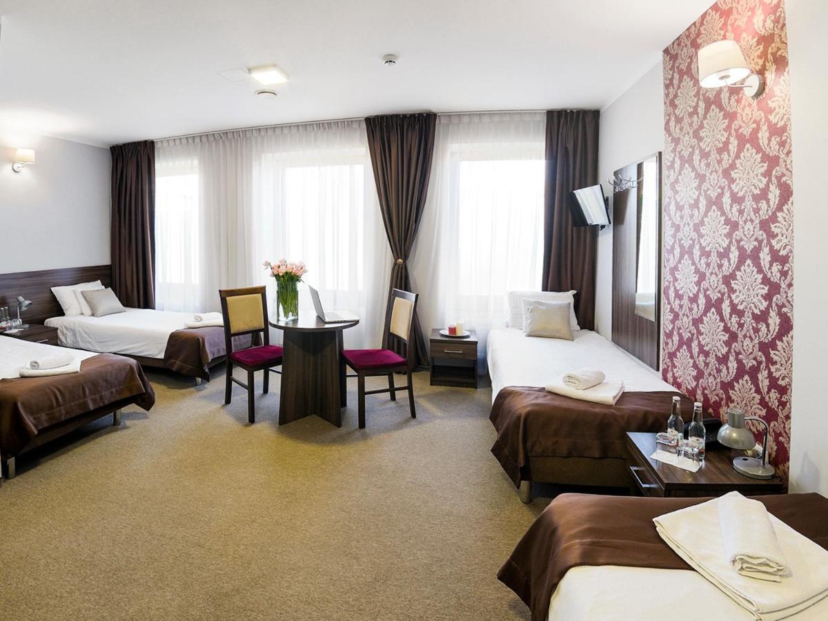 Hotel Dabrowski 奥斯威辛 外观 照片