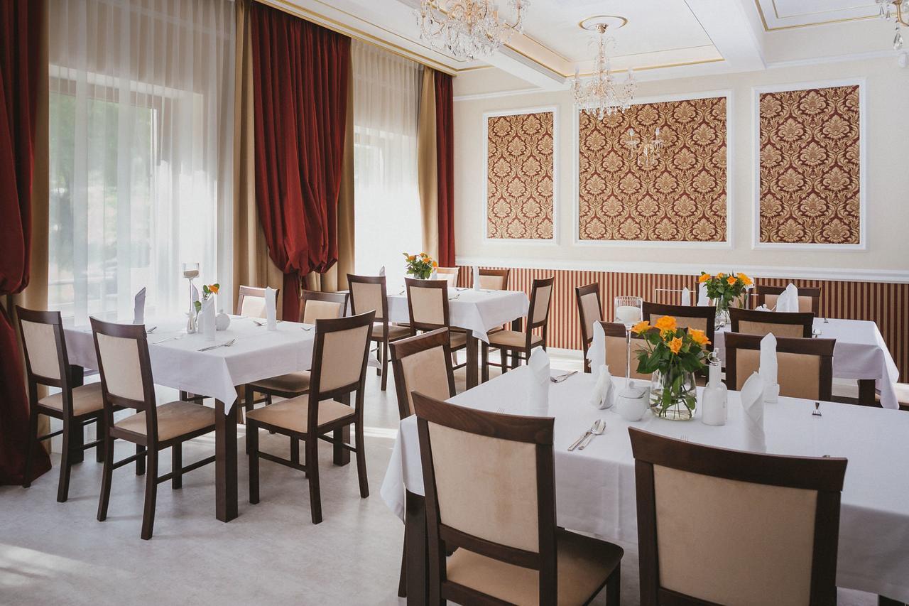 Hotel Dabrowski 奥斯威辛 外观 照片